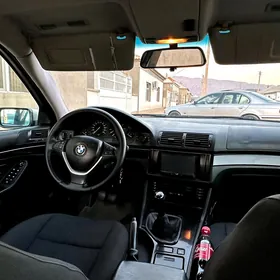BMW E39 2001