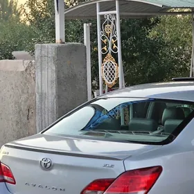 Toyota Avalon 2005