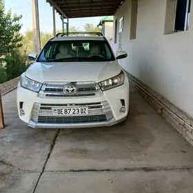 Toyota Highlander 2019