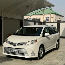 Toyota Sienna 2019