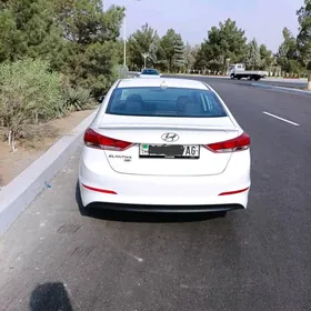 Hyundai Elantra 2018