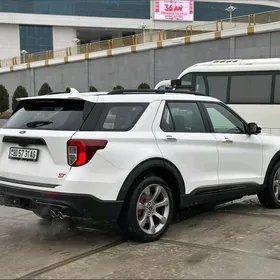 Ford Explorer 2023