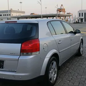 Opel Signum 2004