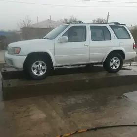 Nissan Pathfinder 2000