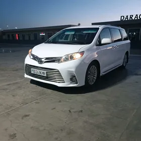 Toyota Sienna 2016