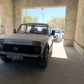 Lada Niva 2000