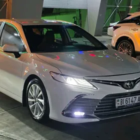 Toyota Camry 2021