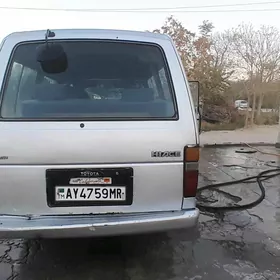 Toyota Hiace 1985