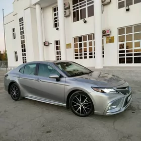 Toyota Camry 2022