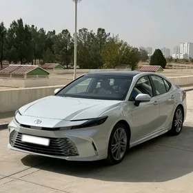 Toyota Camry 2025