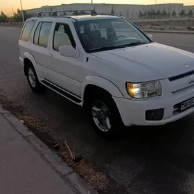 Infiniti QX4 2001
