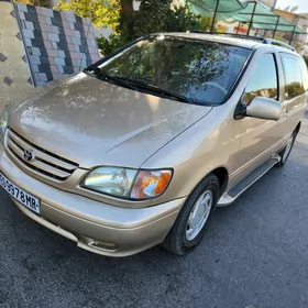Toyota Sienna 2002
