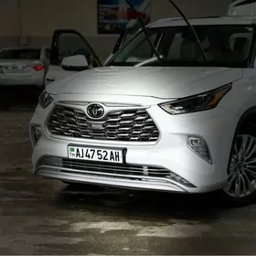 Toyota Highlander 2022