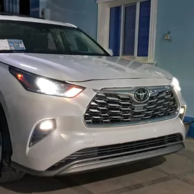 Toyota Highlander 2022