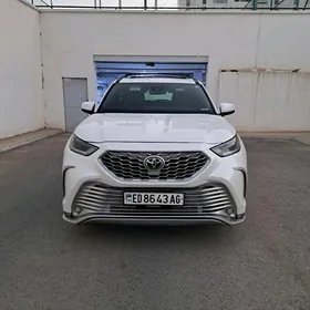 Toyota Highlander 2021