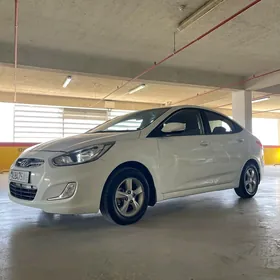 Hyundai Accent 2011
