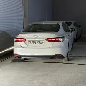 Toyota Camry 2020