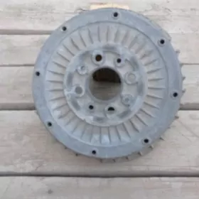 задние тормозные барабаны