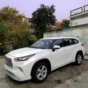 Toyota Highlander 2021