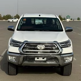 Toyota Hilux 2025