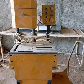 banka yapyan aparat