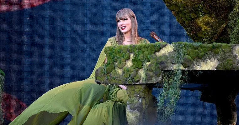 “Zamananyň soňy”: Teýlor Swift öz konsert syýahaty barada dokumental serial çykarar