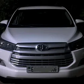 Toyota Innova 2020