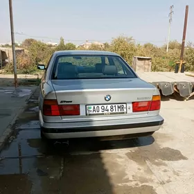 BMW 525 1990