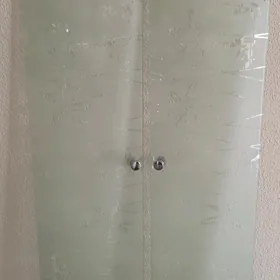 Duşawoý kabina aýna