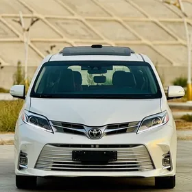 Toyota Sienna 2019