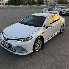 Toyota Camry Hybrid 2022