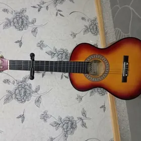 Gitara patstafkasy bilen