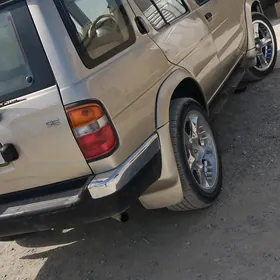 Nissan Pathfinder 1998