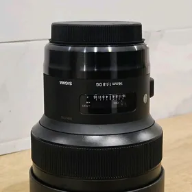sigma 14 mm f/1.8 Canon EF