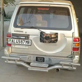 Mitsubishi Pajero 1996