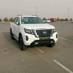 Nissan Navara 2025
