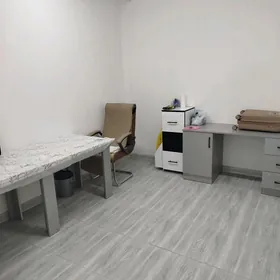 Требуется лэшмейкер