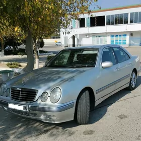 Mercedes-Benz E320 2000