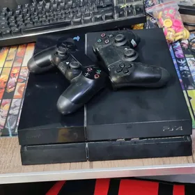 PS4  9.0 4500 manat