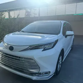 Toyota Sienna 2021