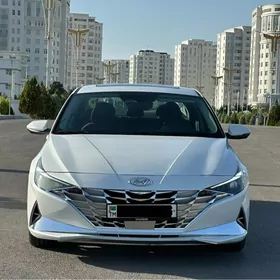 Hyundai Elantra 2022