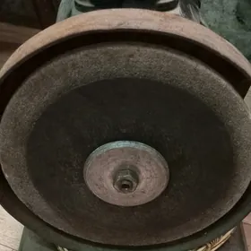 Точильный камень.