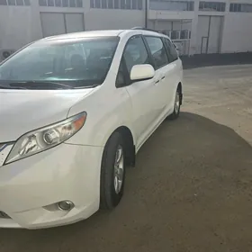 Toyota Sienna 2014