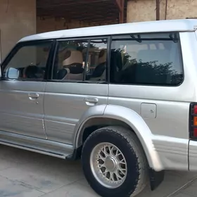Mitsubishi Pajero 1994