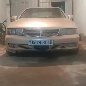 Mitsubishi Diamante 1996