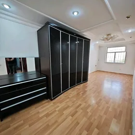 39 школа, 2 эт, 3 ком, 84м²
