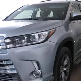 Toyota Highlander 2018