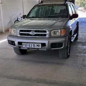 Nissan Pathfinder 2000