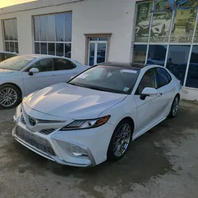 Toyota Camry 2021
