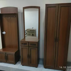 Продаётся прихожая